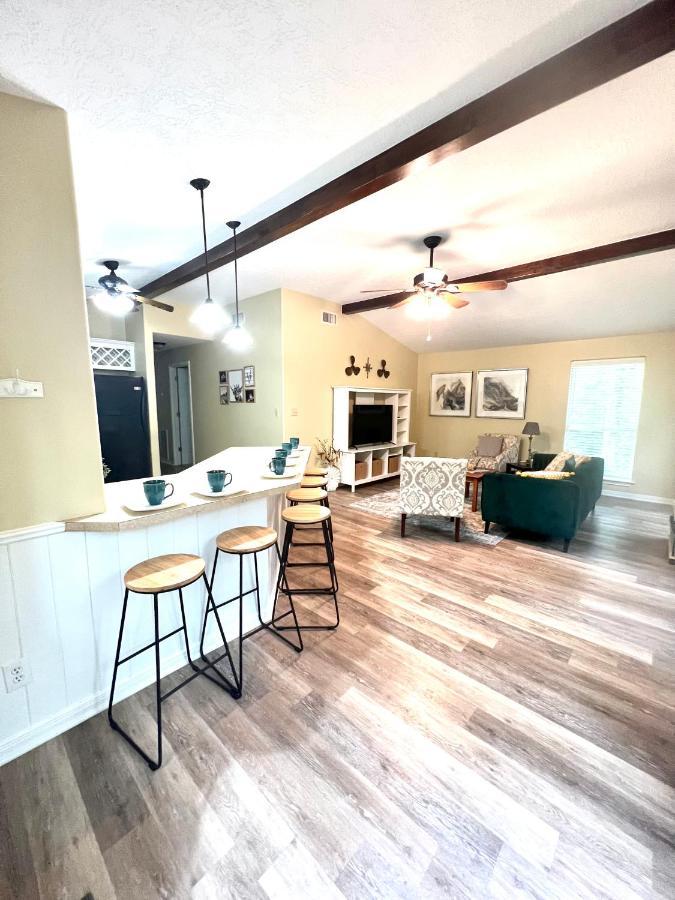 2 Bdrm Treehouse Hideout- Lake Conroe With Boat Ramp Монтгомері Екстер'єр фото
